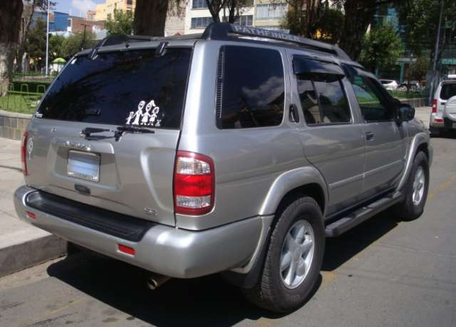 Compra y venta de vagonetas nissan pathfinder en bolivia #4