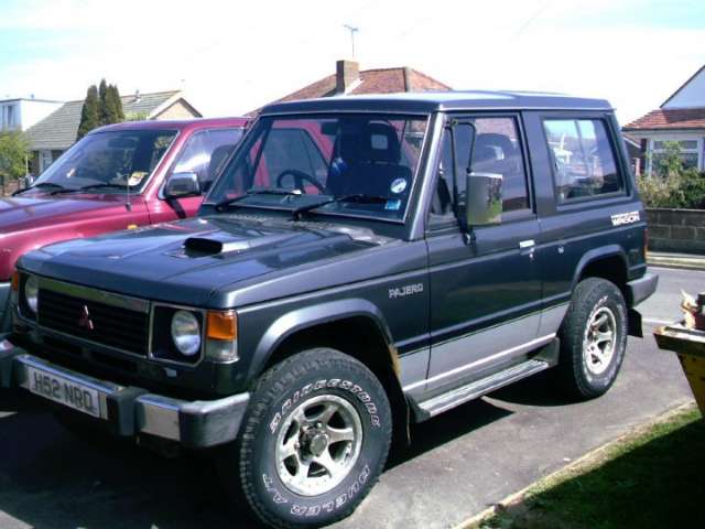 Mitsubishi pajero jeep #4