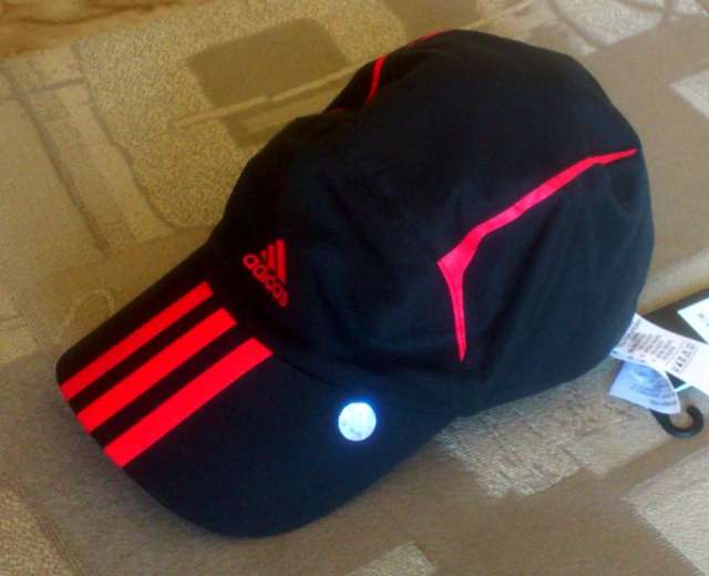 gorras nike y adidas