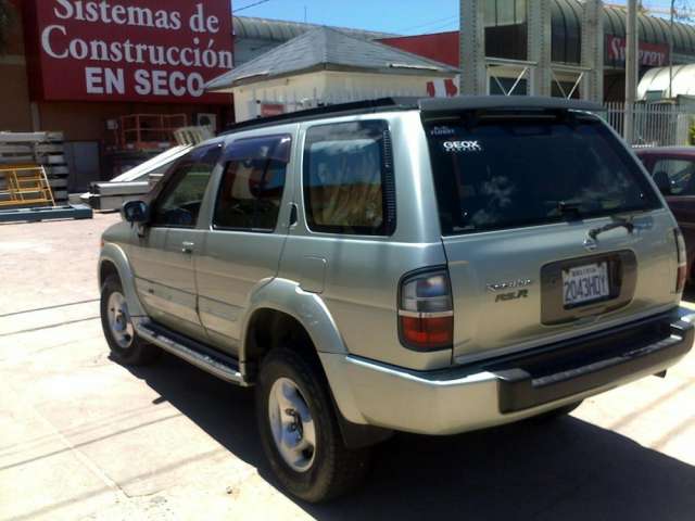 Vendo hermosa vagoneta nissan terrano regulus version de lujo modelo 96  colo en Santa Cruz - Autos | 52710