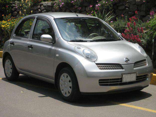  Vendo nissan march 2008 a tan solo 9900 sus, plateado en La Paz - Autos |  53340