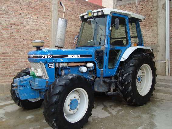 Vendo tractor agricola ford 7810 4x4