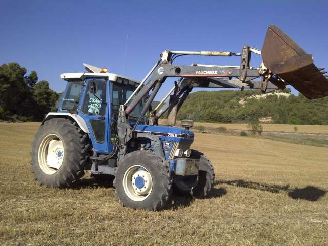 Se vende tractor ford 7810 #6