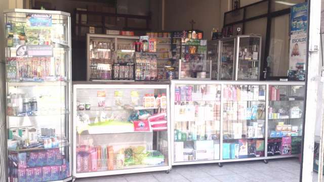 Farmacia en venta por motivo de viaje en Santa Cruz Otros